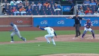 えっ？ この場面で…！？ ドジャース、予期せぬ作戦で“異変”が起きた…！ 相手ピッチャーのリアクションがヤバすぎると話題に「危ねえw」「高校野球かよ！」