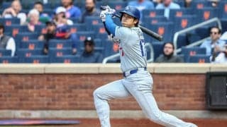 大谷翔平、10戦46打席ぶり14号でHRキングに2本差！ 足引きずる仕草もタイムリー放ち3打点　ドジャースは終盤に勝ち越し3連勝