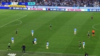 まるで遠藤航！ 鎌田大地の「猛烈プレッシング」によるボール奪取が完璧すぎる！ 先制点に繋がった好ディフェンスの瞬間