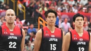 渡邊雄太がファジーカスの引退試合にサプライズ登場…ブレイブレッドのユニ姿でアリウープダンク披露