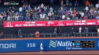 大谷翔平の逆方向HRに左翼手“ガックリ”　打球を見送り諦めた“絶望リアクション”の瞬間