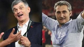 偉業達成のメンディリバル監督とバルベルデ監督が熱い抱擁…現役時代の元同僚は今季共にトロフィー獲得