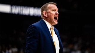 “初優勝”広島のミリングHCが『最優秀ヘッドコーチ賞』に輝く…式では決め台詞も炸裂