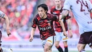 「ポジティブな断幕ナイスやぞ」「いい言葉」浦和レッズサポーターが試合前に掲げた「2枚の巨大横断幕」が話題に！ 公式戦3戦未勝利で迎えたチームに伝えたメッセージ