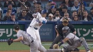 あれっ…？ 大谷翔平に一体、何が起きたのか…！？ スイングの瞬間に急激変化… エグすぎる“魔球”にファン震撼「すごい落差だな」「タチ悪いな…」