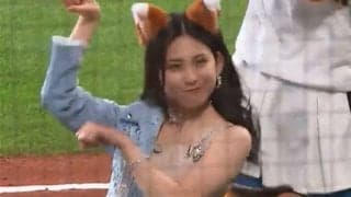美人アイドルの肩だしドレス“変身”が「可愛いの極み」　キツネ共演が驚異の120万再生