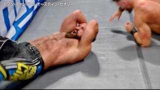 場内騒然！強面レスラーが首を破壊され悶絶KO　狂気の“危険技”に非難殺到「ダメだろ、それ」「脳震盪？」