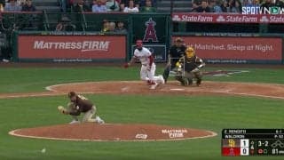 あわや大惨事！“殺人級ピッチャー返し”をギリギリ回避した“神業”がスゴすぎる　ファン騒然「危ねっ！」「あの体勢から避けるってｗ」