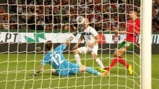 「すごいの決めた！」オシャレすぎる“チップキック・ゴール”が話題！ フィンランド史上最強FWが美しい超絶テクニックを発揮した瞬間「衰えないな」