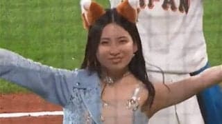 美人アイドルの変身が「可愛すぎ」　肩だしドレス…誇張きつねとの共演が500万回大バズり