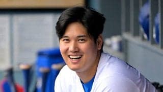 大谷翔平、突然ベンチで“謎行動”　同僚もビックリ…ファン「面白すぎる」