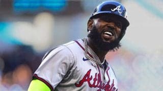 オズナ、大谷翔平を引き放す特大18号　リーグトップ独走…135m弾に場内騒然