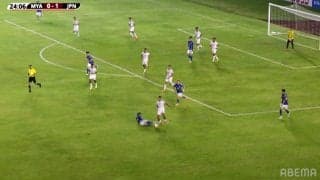 「漫画の世界だ」守田英正の“完璧すぎるスライディング”が大反響！「カンテかよ」「エグすぎる」芸術的タックルで日本代表を救った瞬間にファン注目