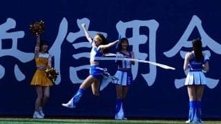 爽やかミニスカで「みんな走り方綺麗」　黒髪なびかせ…“美人対決”にファン興奮