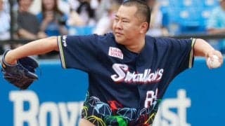 とにかく明るい安村、パンツ姿でノーバン投球　元甲子園球児に拍手「ブーイング食らうかと…」