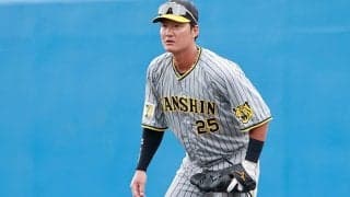 阪神・渡邉諒、カメラ席に頭から転落　担架登場も自力で退場…負傷交代に岡田監督も心配