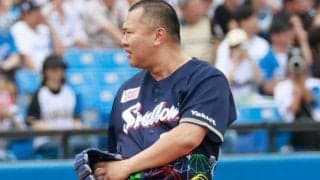 レディースデーに衝撃「呼んじゃいかんだろ笑」　“大胆パンツ始球式”にツッコミ殺到