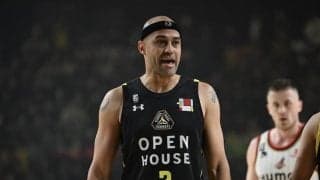 群馬が帰化選手のマイケル・パーカーと契約継続「いよいよ目標に到達するとき」