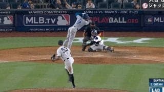 おいっ！思わず大絶叫…！ 大谷翔平、身体能力がスゴすぎる　あわや死球のボールを“急回避”した瞬間「危ねえ！」「ニンジャだな」