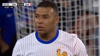 「凄まじいな…」エンバペの“ダブルタッチ突破”が衝撃的！ 敵２人を置き去りにしてフィニッシュした一部始終にファン驚愕「１人でやれちゃう」「えぐいって」