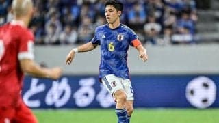 「3枚目載せたのはあえてかな？」リバプールが公開した「遠藤航と南野拓実の肩組み写真」に世界中から1万5千いいね！ 海外サポーターからも大きな反響