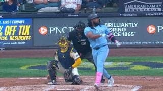 事故レベル！一体、何が起こった…！？ 吹っ飛んだバットが高速でネットに突き刺さる！ “若き天才打者”にアクシデント発生「本人が引いてるw」「飛ばしすぎ」