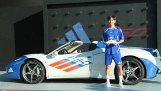 久保建英が“スーパーカー”で登場！ アディダス新スパイク「F50」で進化した姿を「僕の100%のスピードが出せる」