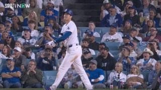 衝撃の飛距離！大谷翔平の特大アーチで“異変”が起きた…！？ 打った瞬間の観客たちのリアクションがヤバすぎる「ビックリしすぎw」「みんな大谷さんが好きなんだな」