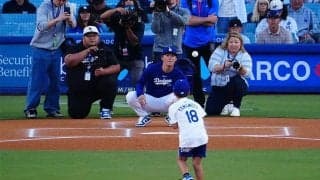 9歳少年の“ストライク投球”に場内大歓声　捕手役の山本由伸も笑顔…抽選で始球式決定