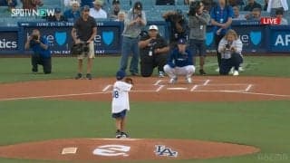 山本由伸もびっくり笑顔のリアクション 始球式に登板したキッズのフォーム＆制球が山本ばりの絶品＆球場大歓声