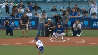 何度見てもそっくり！山本由伸、始球式に選んだ少年の投球フォーム 全米でも話題になるレベルの“完コピ”具合