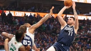 総リバウンド数で21本差、空中戦を支配したマブスがセルティックスに反撃の快勝