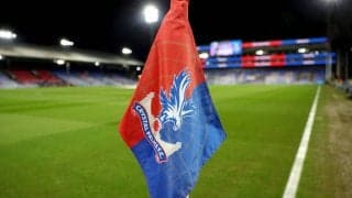 鎌田大地も着用する？ クリスタル・パレスが新ユニフォーム発表！ 象徴である“ワシ”がデザインされた赤と青のストライプ