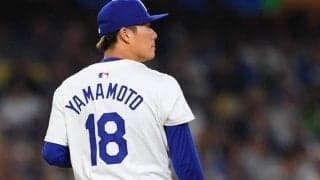 山本由伸、上腕三頭筋の張りで緊急降板！ 158キロ超えのヤ軍戦から球速低下でロバーツ監督と投手コーチが焦る姿も