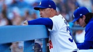 珍しくド軍監督が「動揺しているようだ」　予期せぬ事態に“スタスタ”…米メディア指摘