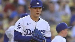 初回から出ていた“異変” 右上腕三頭筋の張りで緊急降板の山本由伸に米記者が懸念「球速は2キロも低下。非常に気になる」