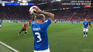 「許されない…」「何をやってる？」衝撃の“お粗末すぎるスローイン”からEURO史上最速失点を喫した瞬間…痛恨ミスのイタリア代表DFにメディアやファンが落胆