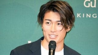 「かっこよすぎて心臓とまりそう」全身コーデ公開！日本代表イケメン中村敬斗が語った試合後シャワー、パリのお気に入りとバカンス、日本代表オシャレ番長