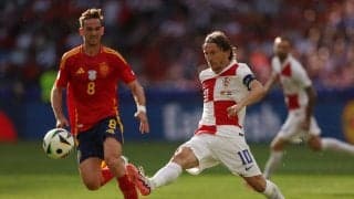 「天才や」「変態だ」モドリッチが“伝家の宝刀”を抜いた！ 芸術的な高速アウトサイドパスにファン大興奮「さすがやわ」「えぐい」