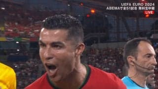 「バモー！」C・ロナウドの“国歌熱唱→闘魂注入”が胸熱すぎる！「かっこよすぎる」「気合い入るな！」スーパースターが笑顔になった瞬間にファン感動