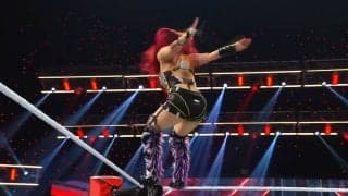 日本人トップ女子レスラーが“笑撃”の変顔 復活ムーンサルト直後の展開にファン騒然