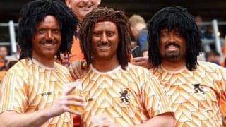 レジェンドに扮したオランダサポの“黒塗りメイク”が波紋！ 当人は悪意なしと釈明「僕にとっても楽しみがなくなる」【EURO】