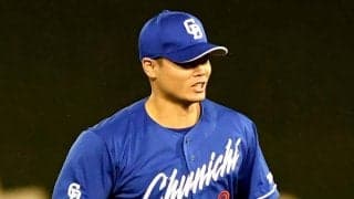 チーム“3冠”が気迫の激突キャッチ…中日25歳が見せた執念　投手万歳、敵軍ファン「見事」