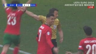 一体何があった？中継映像も捉えきれなかったまさかの瞬間…痛恨のミスが生み出したゴールに「えっ？」「これは今大会1のゴールだわ」