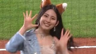 肩出しアイドルが「天使のよう」　“交流戦1位”の大反響…異色コラボが「最高すぎる」