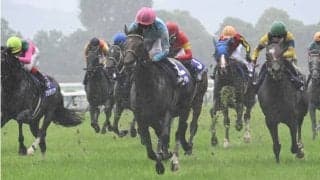 昔は雨が降ると競馬も中止だった!? 中には「雨でもやります」をウリにした例も