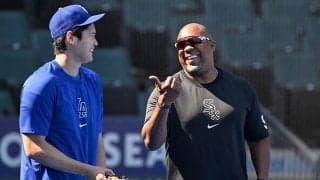 大谷翔平が「あっ、いた！」　猛ダッシュで駆け寄り熱い抱擁…再会した恩師が「嬉しそう」