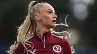 「美しすぎる」「まさに完璧」最もセクシーなフットボーボーラーが恋人の応援でコパ・アメリカへ！ ブラジルのシャツ姿が話題「本当に素晴らしい」