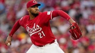 マウンドでいきなり嘔吐、167キロ右腕に悲劇　衝撃光景に実況も大慌て「Oh…」