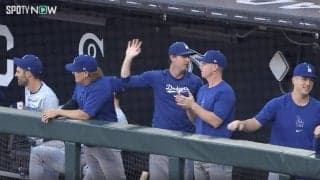 一体、何が起きた！？ 大谷翔平、先頭打者アーチでハプニング発生… ベンチのチームメイトの様子がおかしくなる 「呆れてるw」「こいつマジでヤバい」